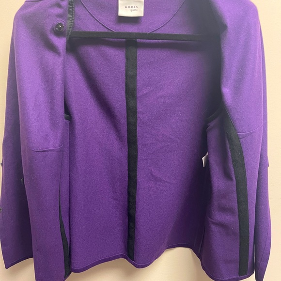 Wool Short Wrap Style Jacket - Picture 4 of 8